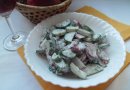 Салат с огурцом и редиской.