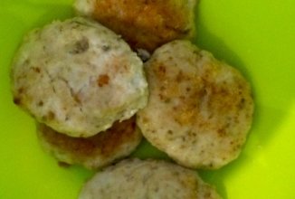 Котлетки из куриного филе, сыра и грибочков