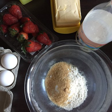 Клубничные блинчики - Шаг 1