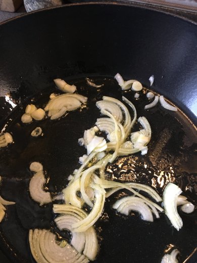 Кудрявая капуста Кале с кедровыми орешками - Шаг 3