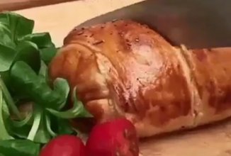 Пирог с рыбой и моцареллой.