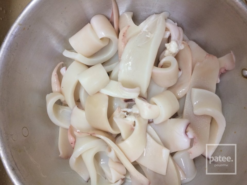 Кальмары с овощами. - Шаг 1