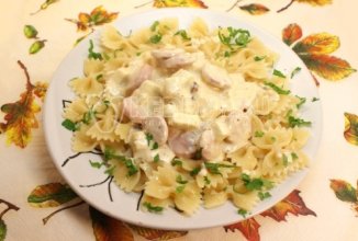 «Бантики» в сливочном соусе