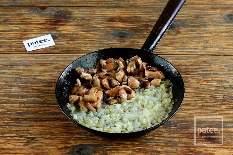 Гороховое пюре с грибами и луком - Шаг 8