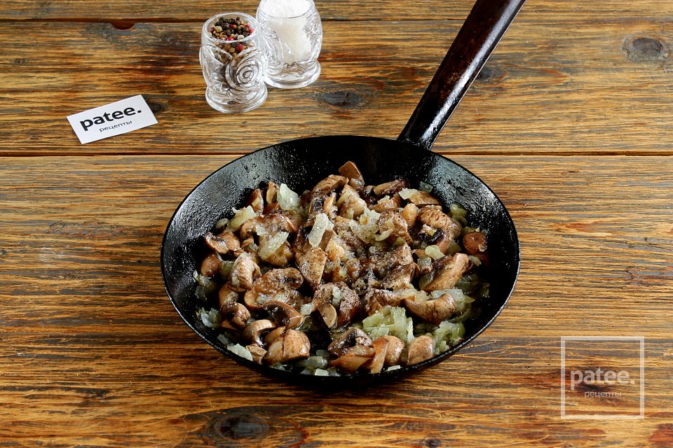 Гороховое пюре с грибами и луком - Шаг 9