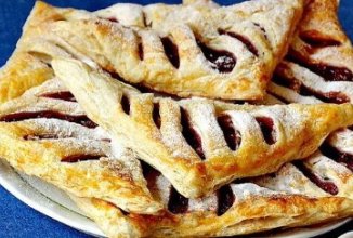 Слойки с вишней