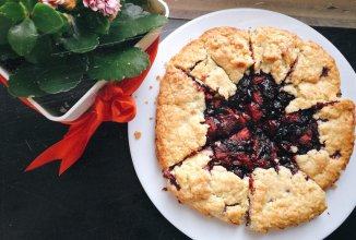 Галета с ягодами