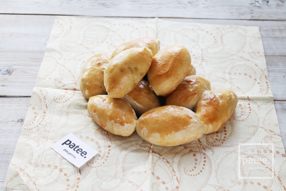 Дрожжевые пирожки с грибами и яйцом - Шаг 14