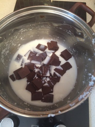 Торт "Баунти" на основе брауни с шоколадным ганашем - Шаг 11