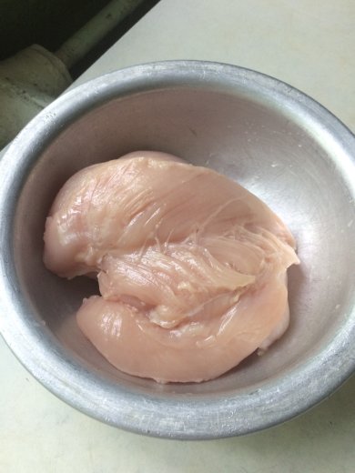 Куриная грудка в сметанном соусе с сыром. - Шаг 1
