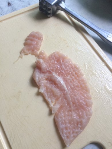 Куриная грудка в сметанном соусе с сыром. - Шаг 2