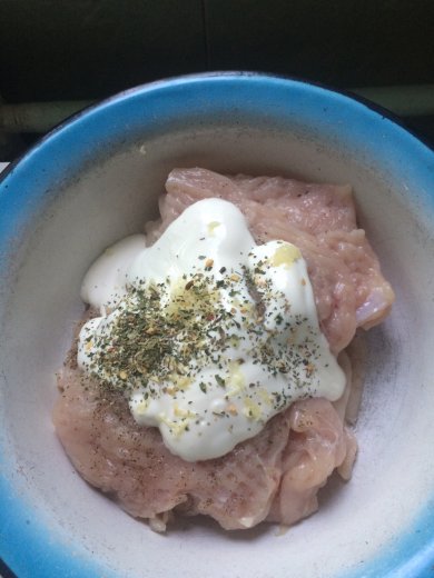 Куриная грудка в сметанном соусе с сыром. - Шаг 3