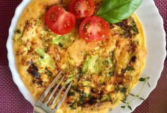 ПП весенний омлет с кабачком и зеленым луком