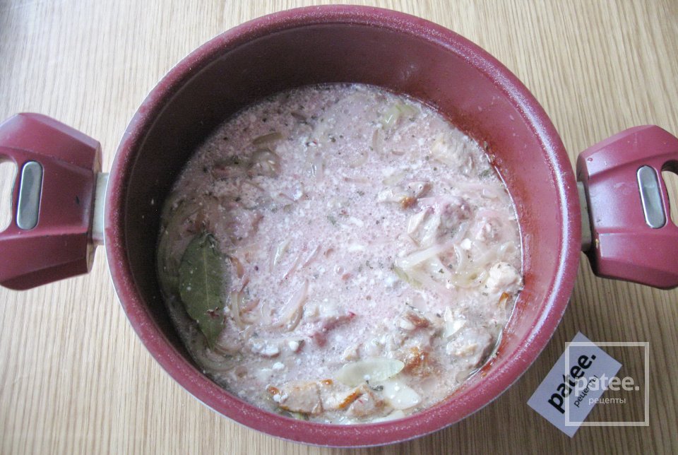 Свинина тушеная в соусе из брусничного варенья - Шаг 13