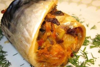 Рулет из скумбрии фаршированный овощами