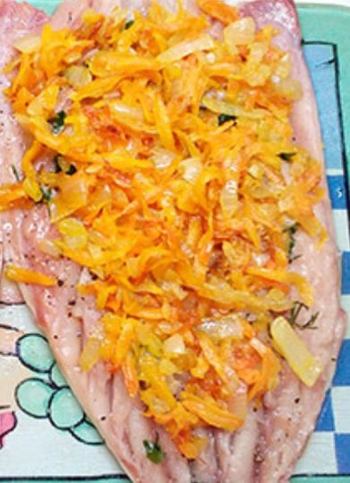 Рулет из скумбрии фаршированный овощами - Шаг 1