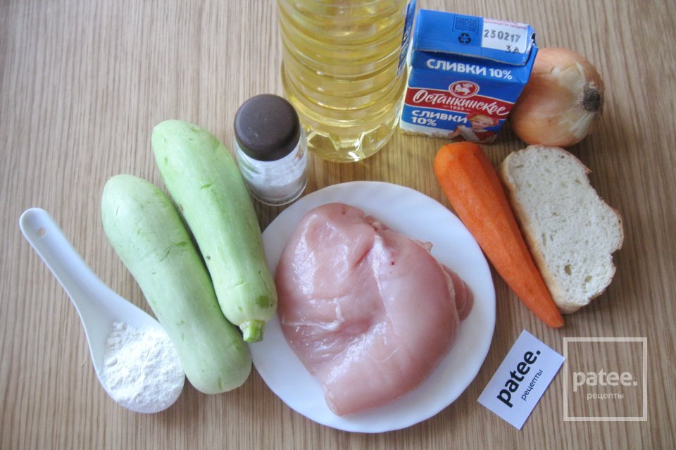 Куриные фрикадельки с кабачками в сливочном соусе - Шаг 1