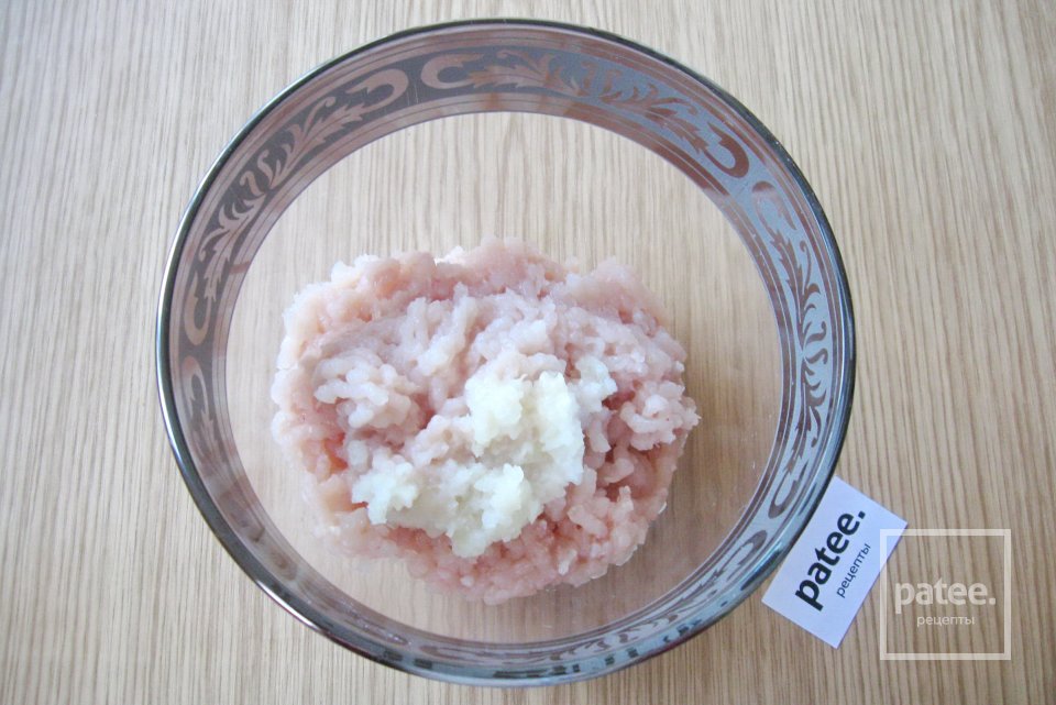 Куриные фрикадельки с кабачками в сливочном соусе - Шаг 3