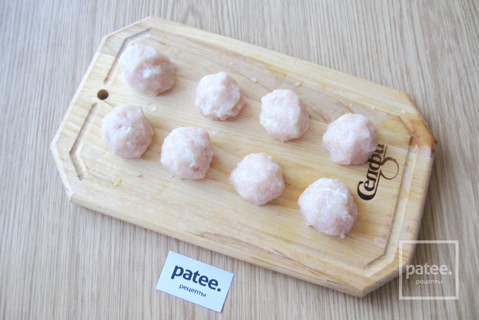 Куриные фрикадельки с кабачками в сливочном соусе - Шаг 7