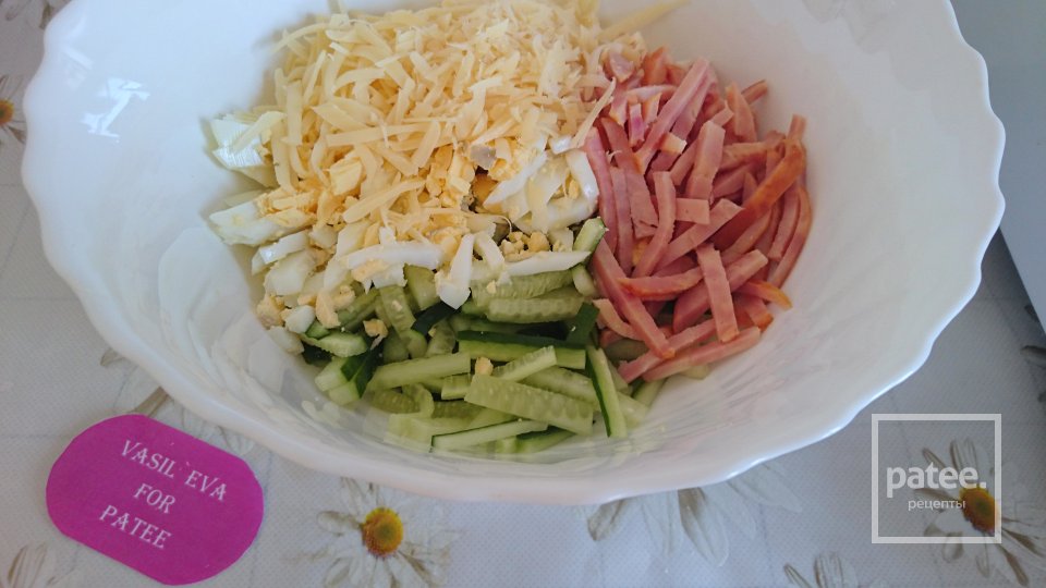 Салат с консервированными шампиньонами - Шаг 2