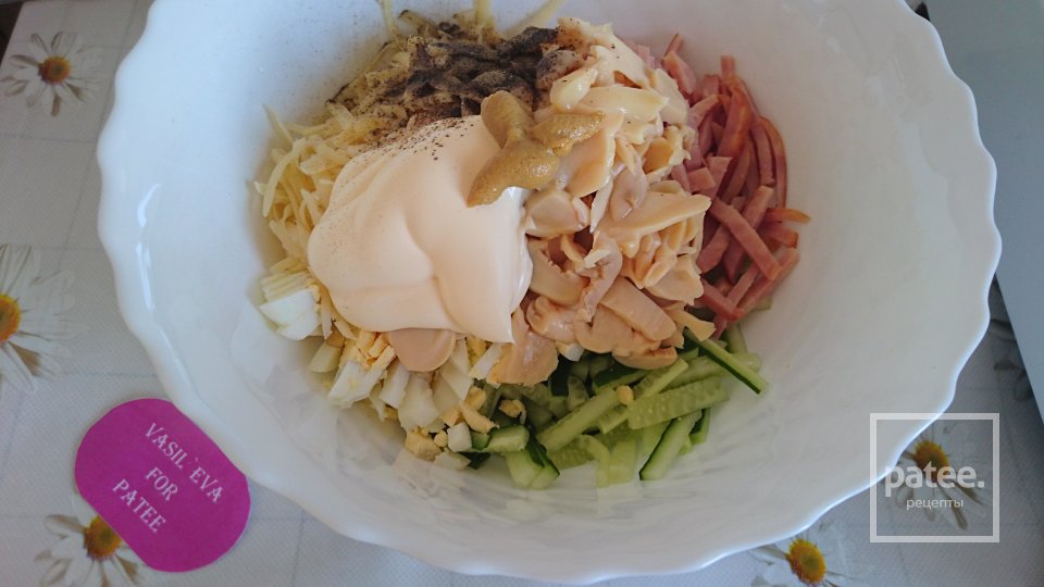 Салат с консервированными шампиньонами - Шаг 4