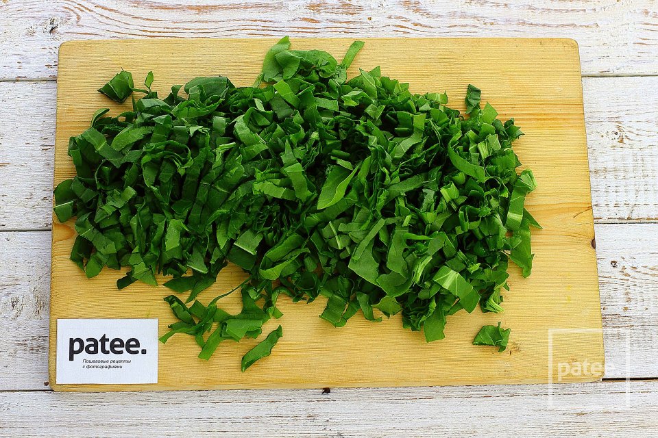 Салат со щавелем и свежими огурцами - Шаг 3