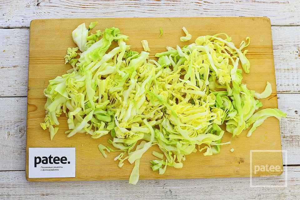 Салат со щавелем и свежими огурцами - Шаг 4