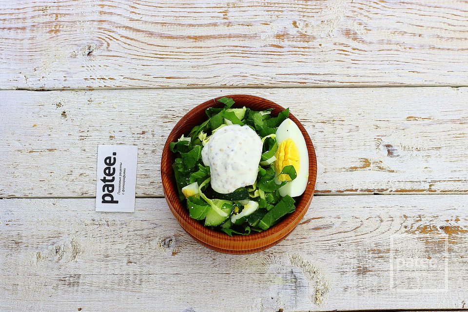 Салат со щавелем и свежими огурцами - Шаг 10