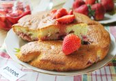 Пирог с клубникой