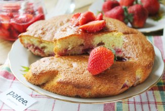 Пирог с клубникой