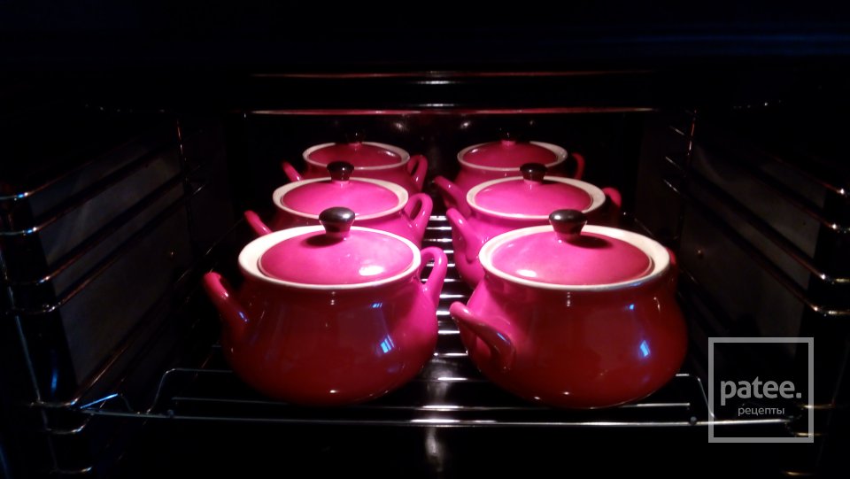 Мясо в горшочках - Шаг 8