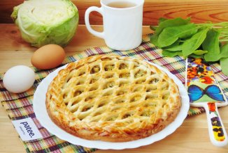 Пирог со щавелем и капустой