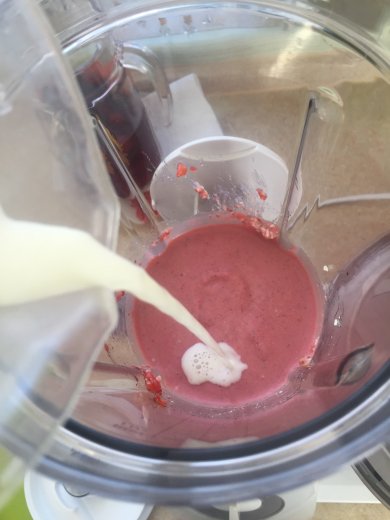 Клубничный смузи - Шаг 4