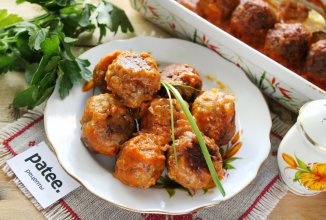 Тефтели с гречкой в томатной подливе