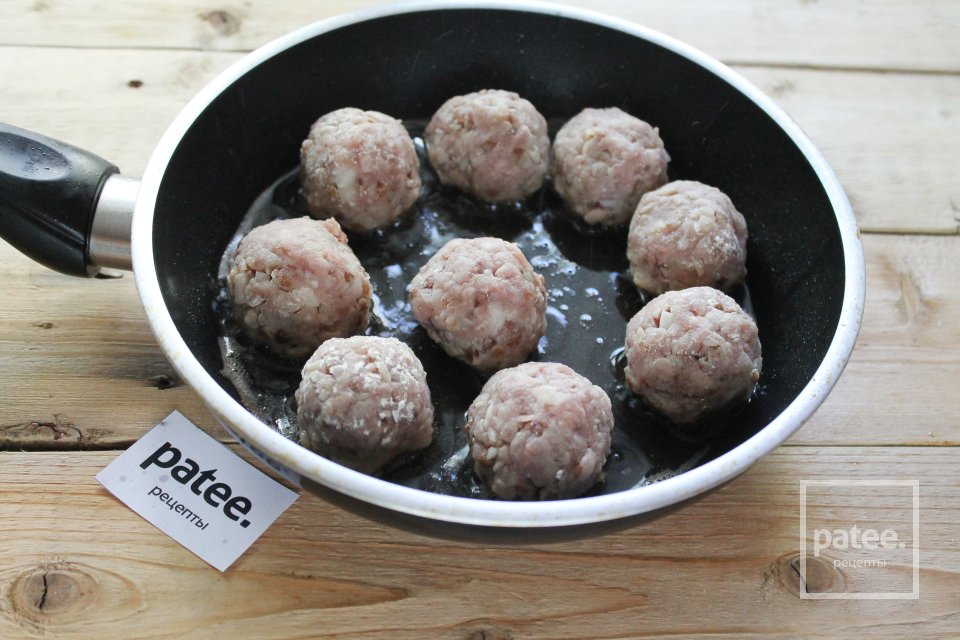 Тефтели с гречкой в томатной подливе - Шаг 10