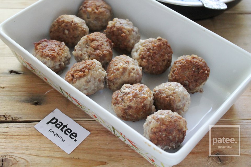 Тефтели с гречкой в томатной подливе - Шаг 11