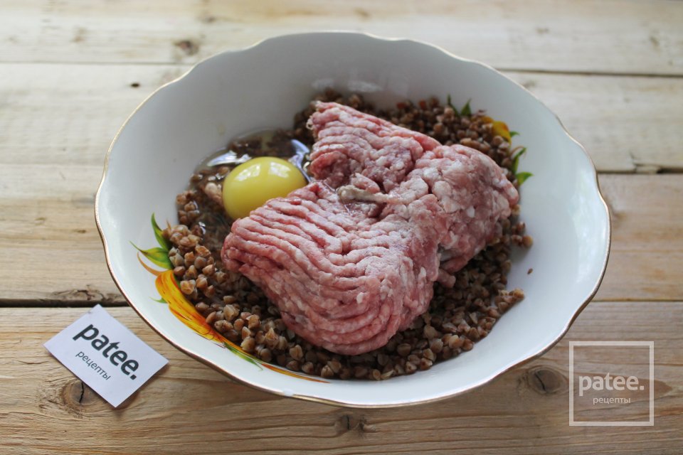 Тефтели с гречкой в томатной подливе - Шаг 4