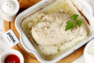 Куриная грудка, запечённая в кефире