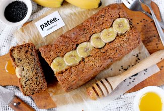 Банановый кекс с мёдом и кунжутом