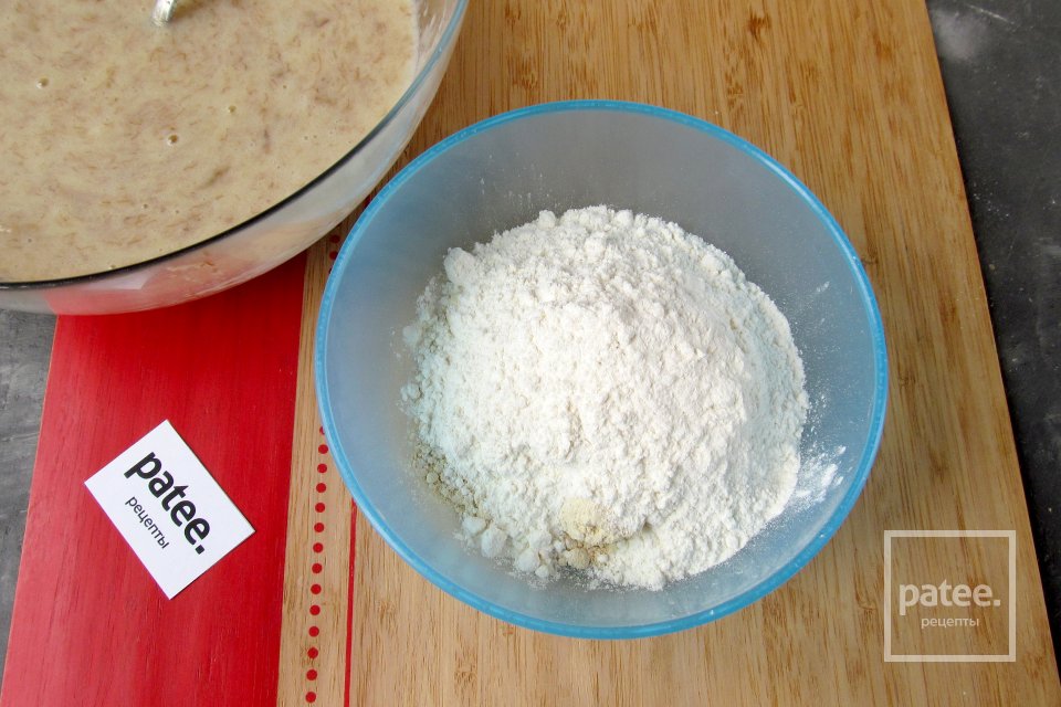 Банановый кекс с мёдом и кунжутом - Шаг 8