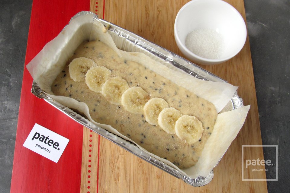 Банановый кекс с мёдом и кунжутом - Шаг 14