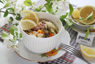 Овощное рагу с копченой курицей в микроволновке