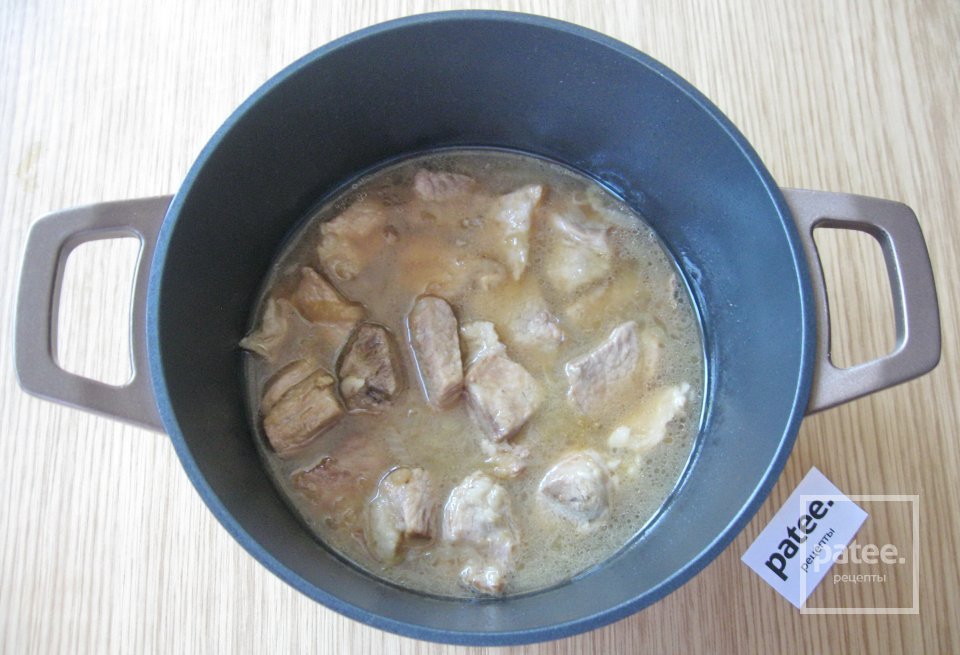 Рулетики с грибами тушеные со свининой - Шаг 5