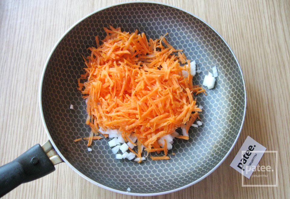 Рулетики с грибами тушеные со свининой - Шаг 7