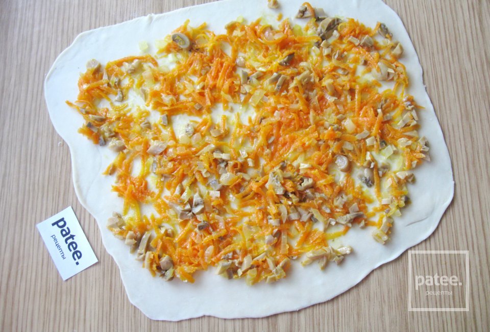 Рулетики с грибами тушеные со свининой - Шаг 16