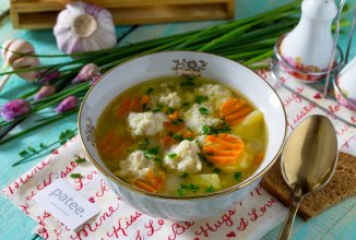 Суп с мясными клецками