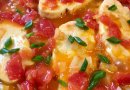 "Кипрский поцелуй" 😘Жареный в томатах и луке сыр халуми.