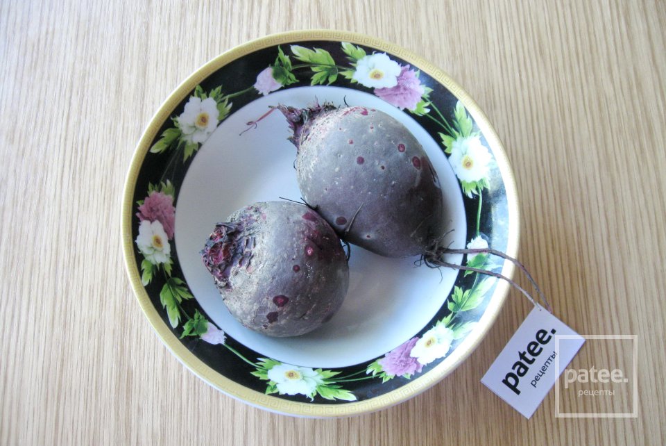 Салат со свеклой и крабовыми палочками - Шаг 2