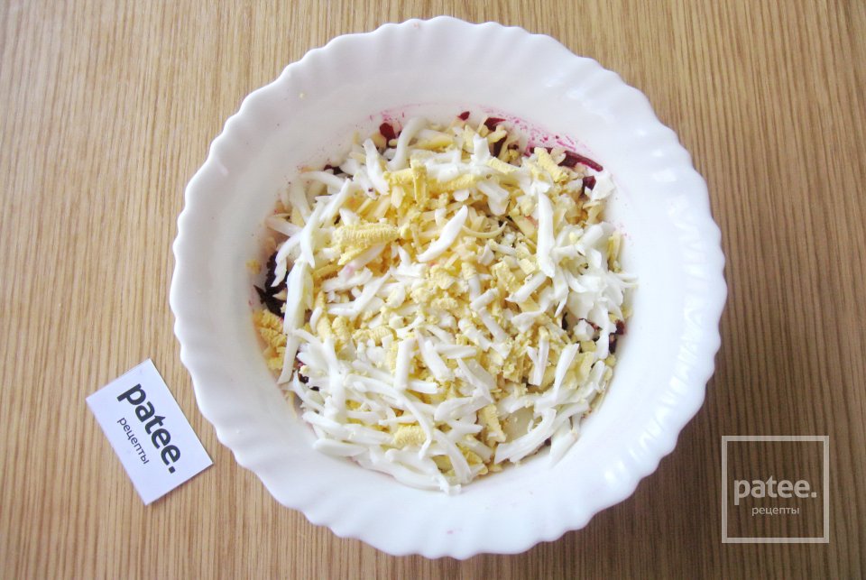 Салат со свеклой и крабовыми палочками - Шаг 5