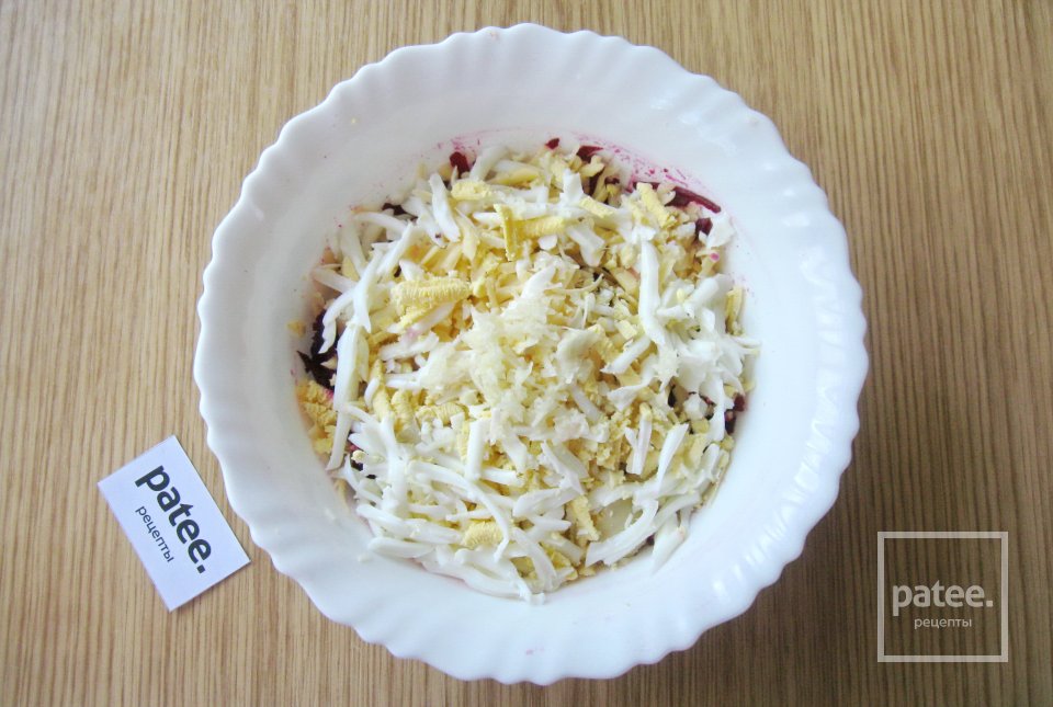 Салат со свеклой и крабовыми палочками - Шаг 6